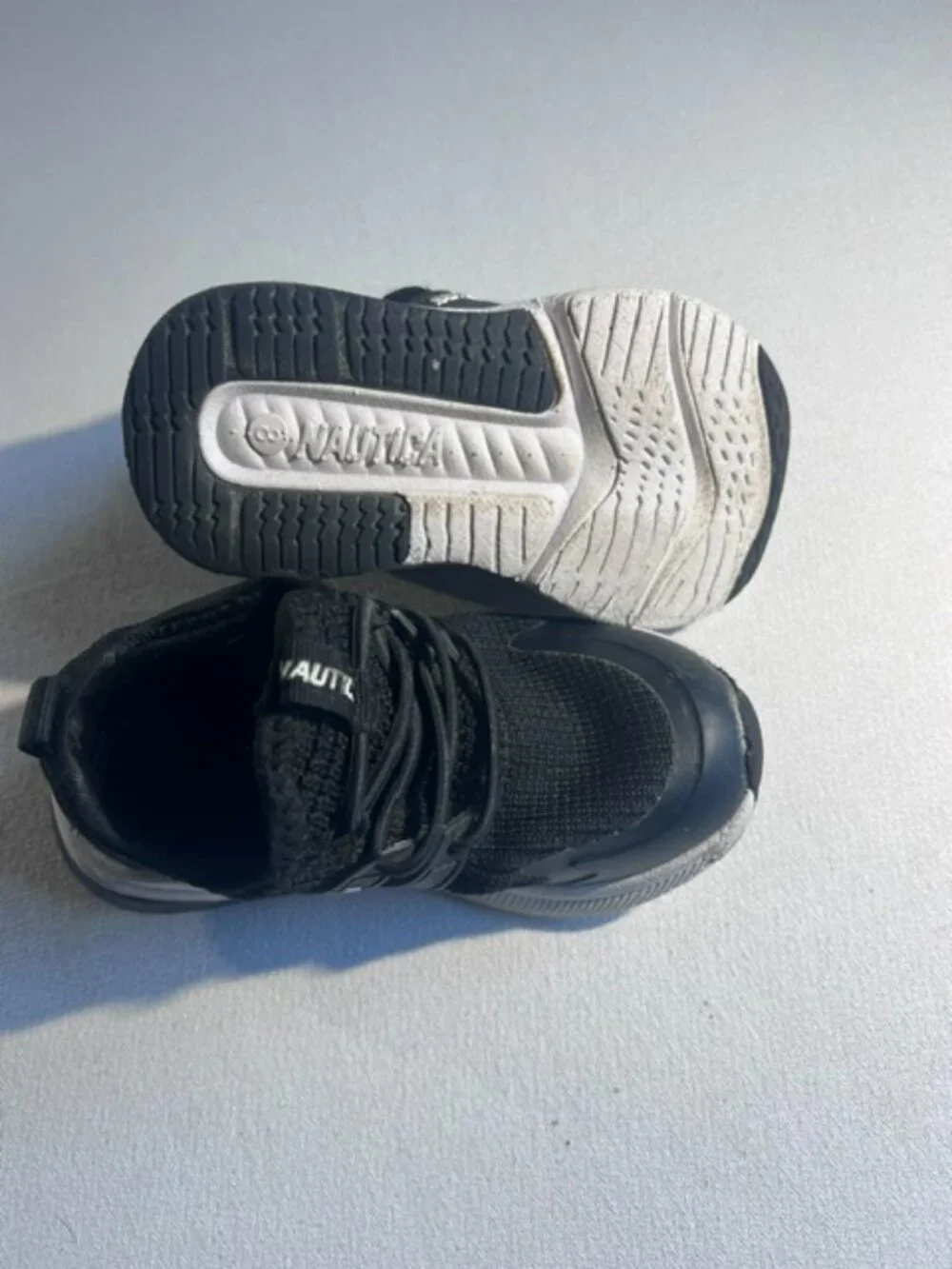 Nautica kids' sneakers black mesh upper synthetic overlays‎ Size 8 toddler